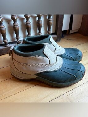 L.L. BEAN Khaki & Green Storm Chaser Slip On Duck Boots Womens Size 9.5 Medium